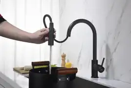 Смеситель для кухни Aquatek Европа AQ1384MB с выдвижной лейкой, Черный матовый