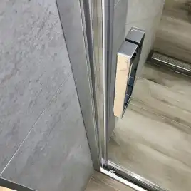 Душевая дверь в нишу AVS Квант 130 профиль хром, стекло прозрачное, 803-0017-195-13-CR-T