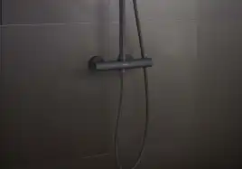 Душевая система Aquatek ЕВРОПА AQ2343MB с термостатом, Черный матовый