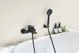 Смеситель для ванны Aquatek Лира AQ1449MB, однорычажный, с коротким изливом, Черный матовый