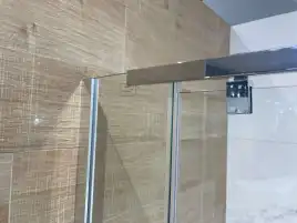 Душевой уголок AVS Фаворит 90x90 профиль хром, стекло прозрачное, 803-0025-195-9090-CR-T