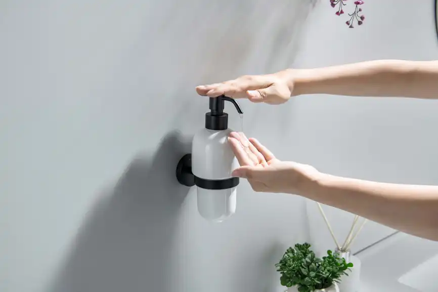 Дозатор для жидкого мыла Aquatek Бетта AQ4605MB, Черный матовый фото 3