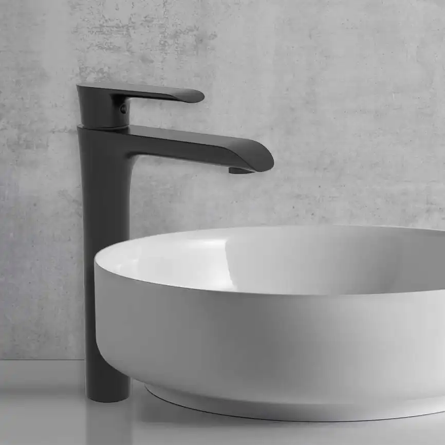 Смеситель для накладной раковины Vincea Esse VBF-1E2MB однорычажный, черный фото 1