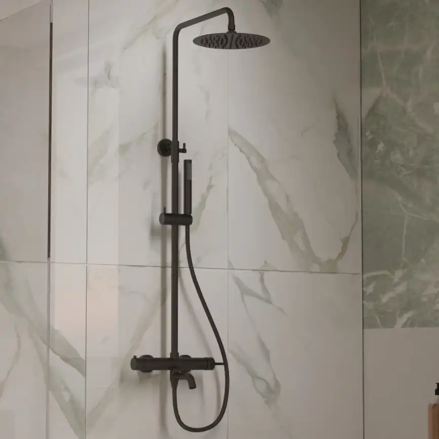 Душевая система  Vincea Villa VSFS-1VL1MB VSFS-1VL1MB для ванны с изливом, черный матовый фото 1