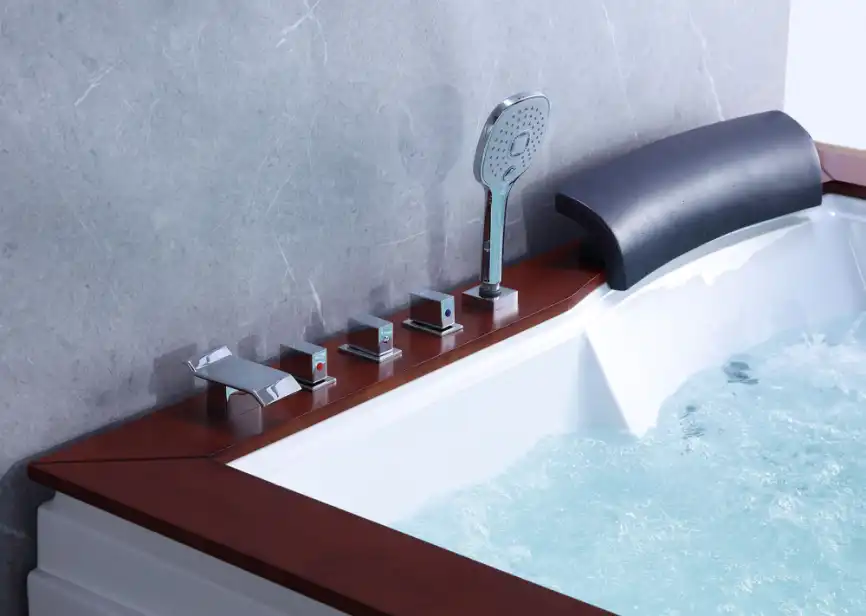 Акриловая ванна Gemy G9052 II K R 186х151 с гидромассажем, правая фото 5