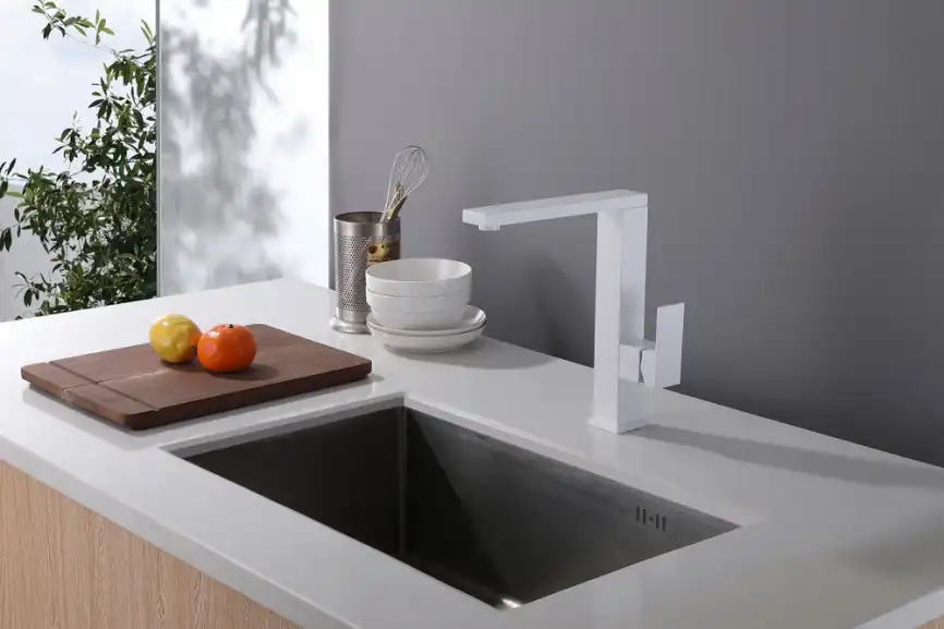 Смеситель для кухни Abber Daheim AF8214W поворотный излив, Белый фото 2