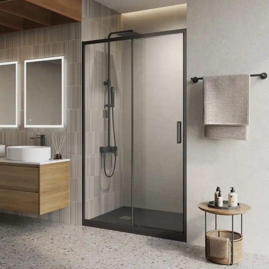 Душевая дверь BelBagno LUCE-BF-1-120-C-NERO стекло прозрачное, профиль Черный матовый фото 1