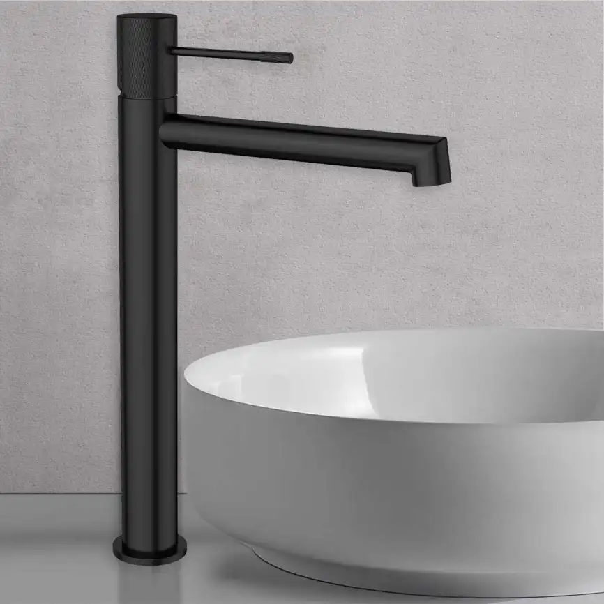 Смеситель для накладной раковины Vincea Desire VBF-1D2MB однорычажный, черный фото 1