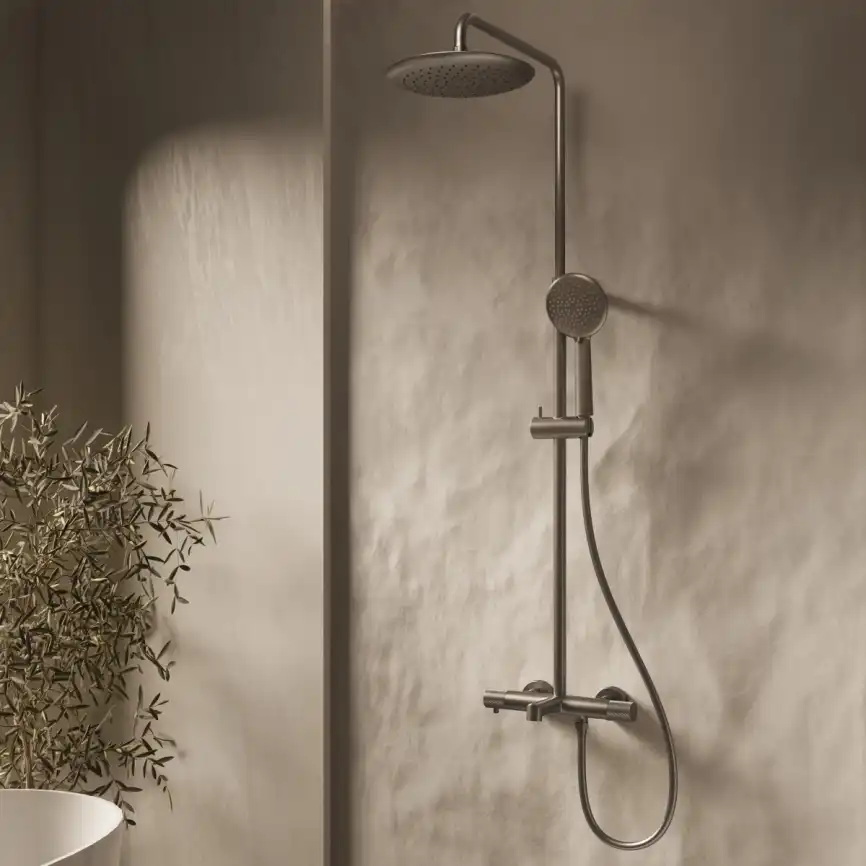 Душевая система  Vincea Desire VSFS-1D1TGM VSFS-1D1TGM термостатическая с изливом, вороненая сталь фото 1