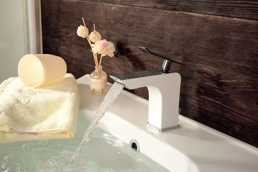 Смеситель для раковины Lemark Contest LM5806CW, однорычажный, цвет Хром / Белый фото 3